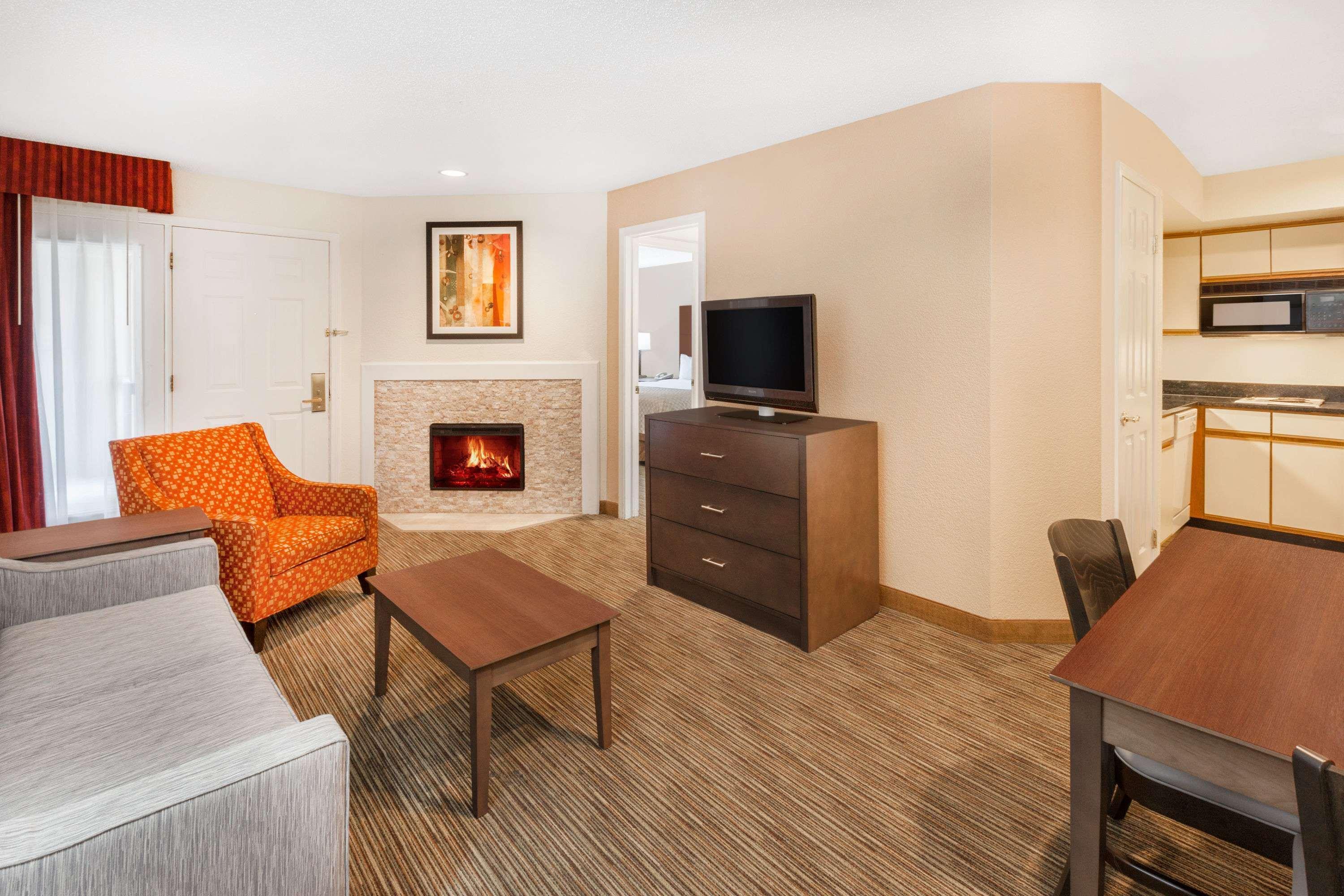 Affordable Suites Of America Detroit-Уоррен Экстерьер фото
