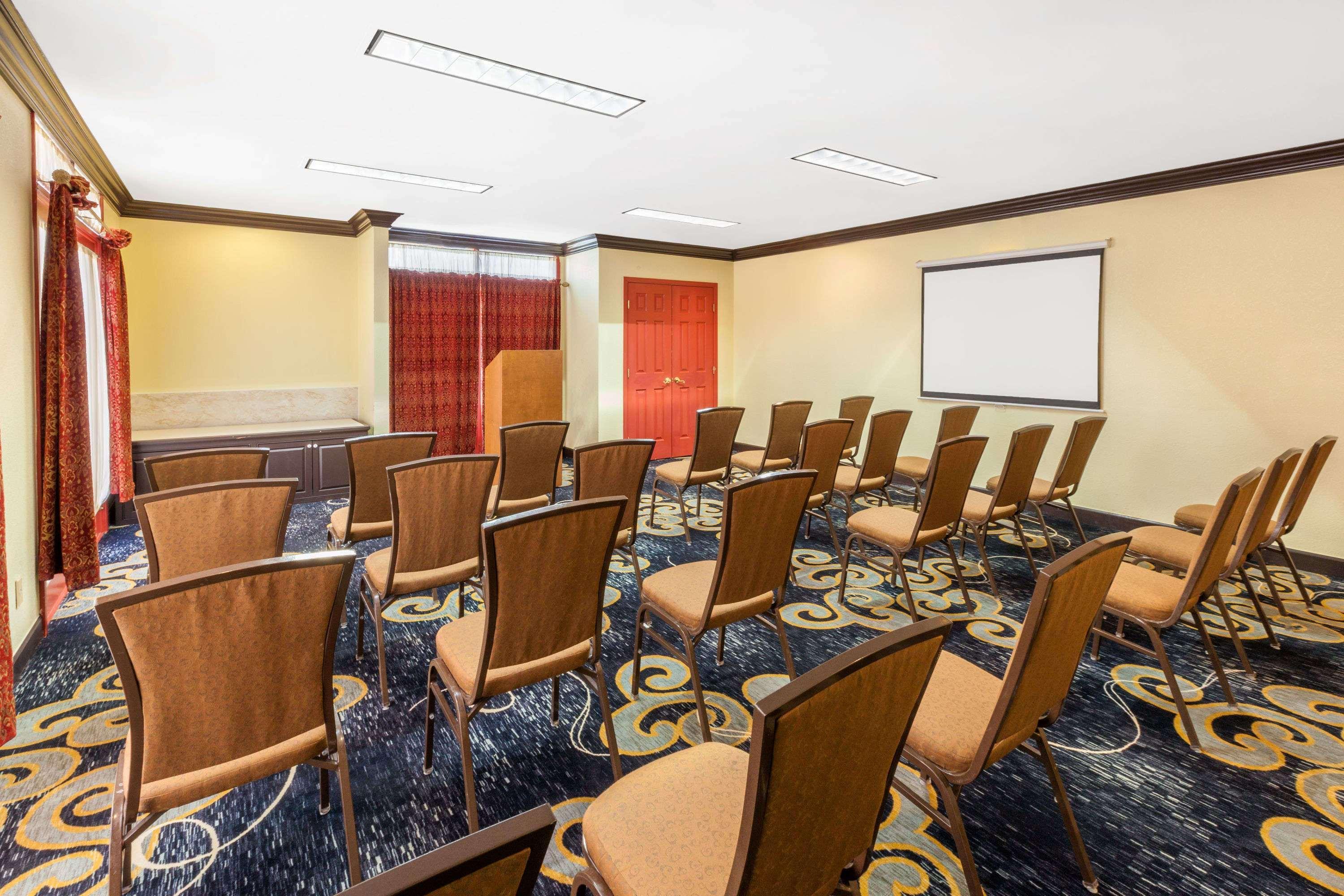 Affordable Suites Of America Detroit-Уоррен Экстерьер фото