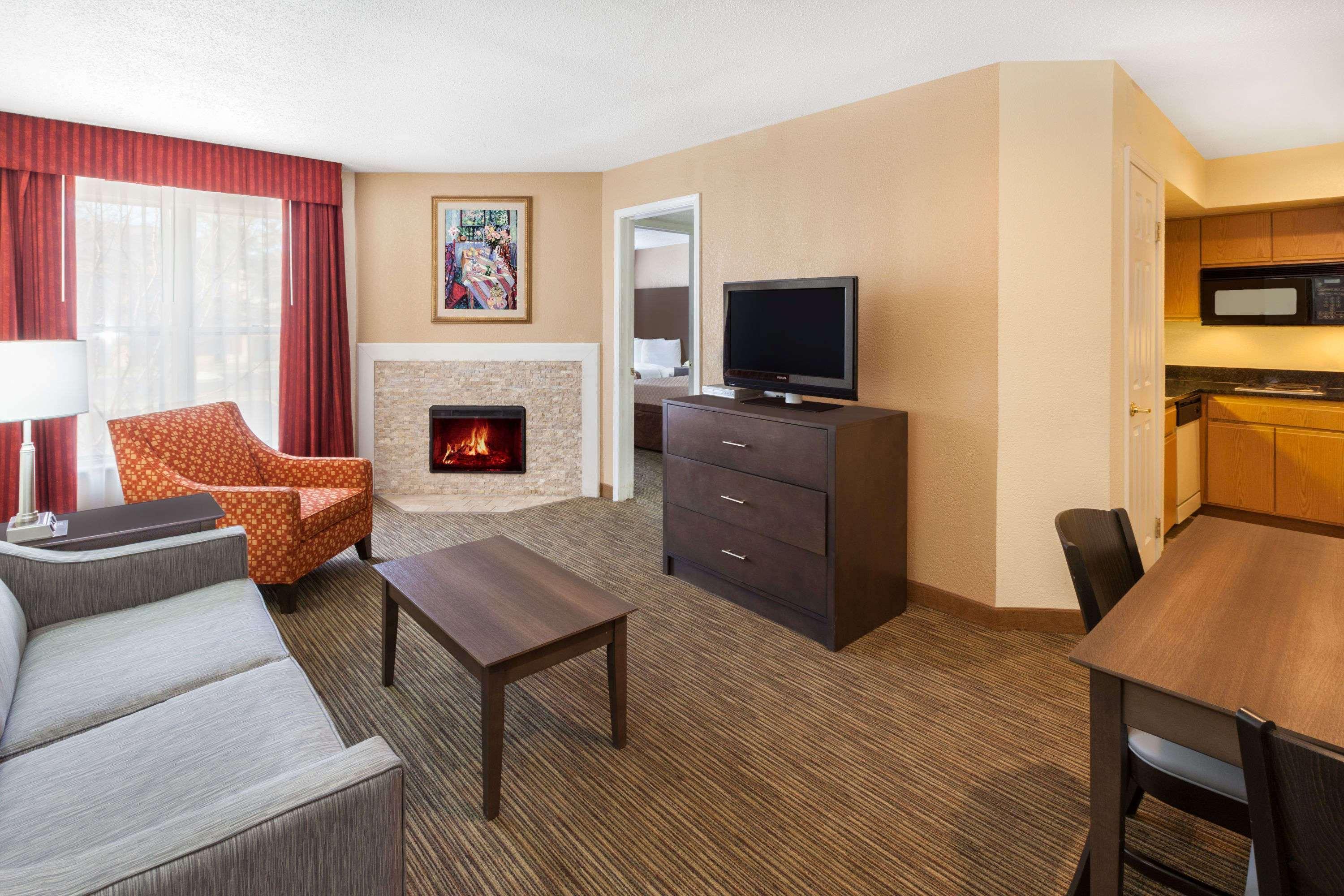 Affordable Suites Of America Detroit-Уоррен Экстерьер фото